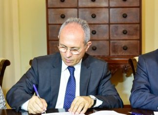 Governo do ES anuncia reajuste de salários dos servidores