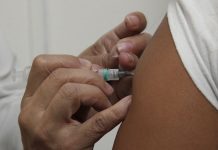Vacina contra a febre amarela continua disponível em todas as unidades de saúde de Linhares