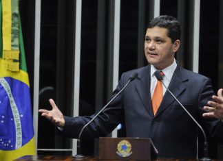 “Vou me licenciar do mandato. Estou com vergonha de ser político”, diz Ferraço