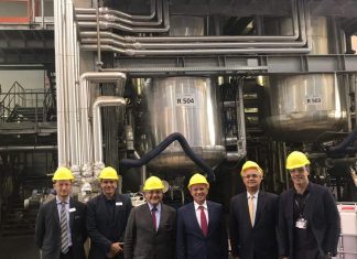 Hartung fecha acordos econômicos e consegue investimentos para o ES durante visita a Itália