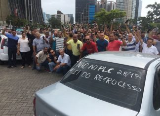 Motoristas da Uber fazem protesto em Vitória contra PL que regulamenta atividade
