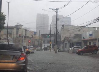 Chuva causa alagamentos na Grande Vitória