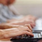 ES lança programa de qualificação profissional gratuita com mais de 8.200 vagas em 43 cursos