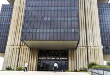 Campos Neto estima crescimento de 2% do PIB e sinaliza corte na taxa de juros