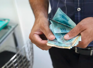 Auxílio Brasil de R$ 600 começa a ser pago nesta terça-feira; confira as datas de agosto