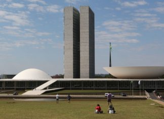 Motta e Alcolumbre invertem papéis da gestão Lira e Pacheco à frente da Câmara e do Senado