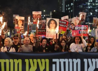 Reféns se reencontram com familiares após serem libertadas pelo Hamas