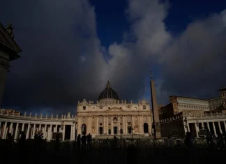 Começa o Conclave, que vai eleger o novo Papa da Igreja Católica