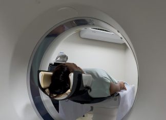 Saúde + Perto de Casa: 1,2 mil pacientes de Linhares que aguardavam por tomografia já realizam o exame no HGL