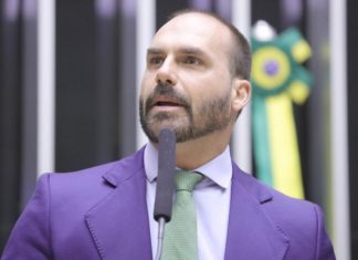 Eduardo Bolsonaro diz que fim de tarifaço de Trump só existe com anistia e fala em impactos nas eleições de 2026