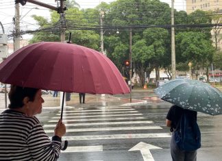 ES recebe dois alertas de chuvas e ventos intensos; veja lista das cidades