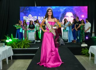 Lara Siqueira é eleita a Rainha do Cacau 2025
