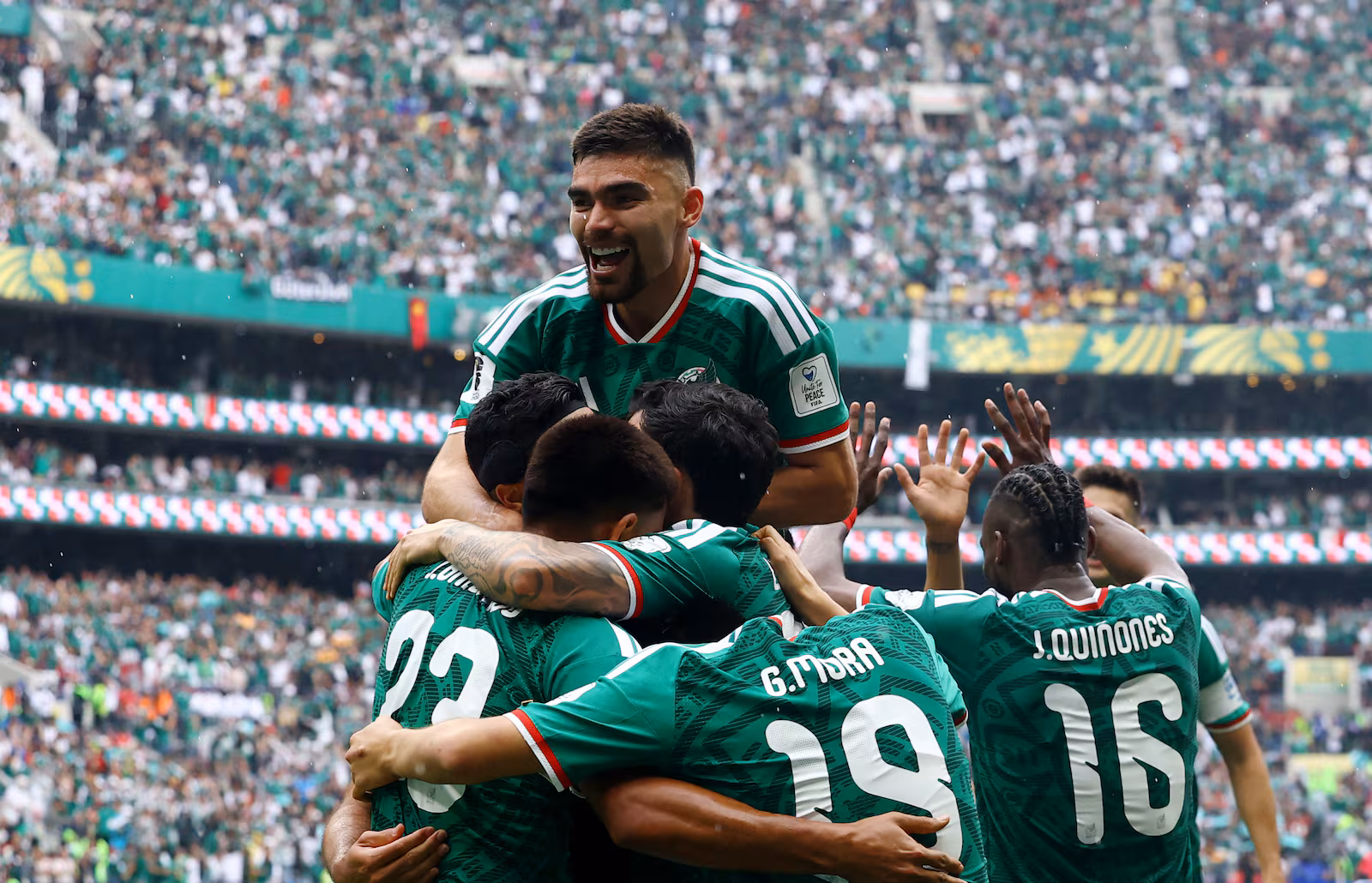 Em jogo de três expulsões, México bate a África do Sul na abertura da Copa do Mundo