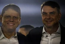 Tarcísio dobra aposta por Flávio e abre diálogo até com MDB